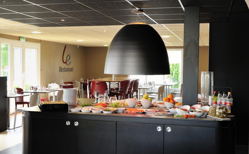 Campanile Orleans Ouest ~ La Chapelle-St-Mesmin Hotel Buitenkant foto