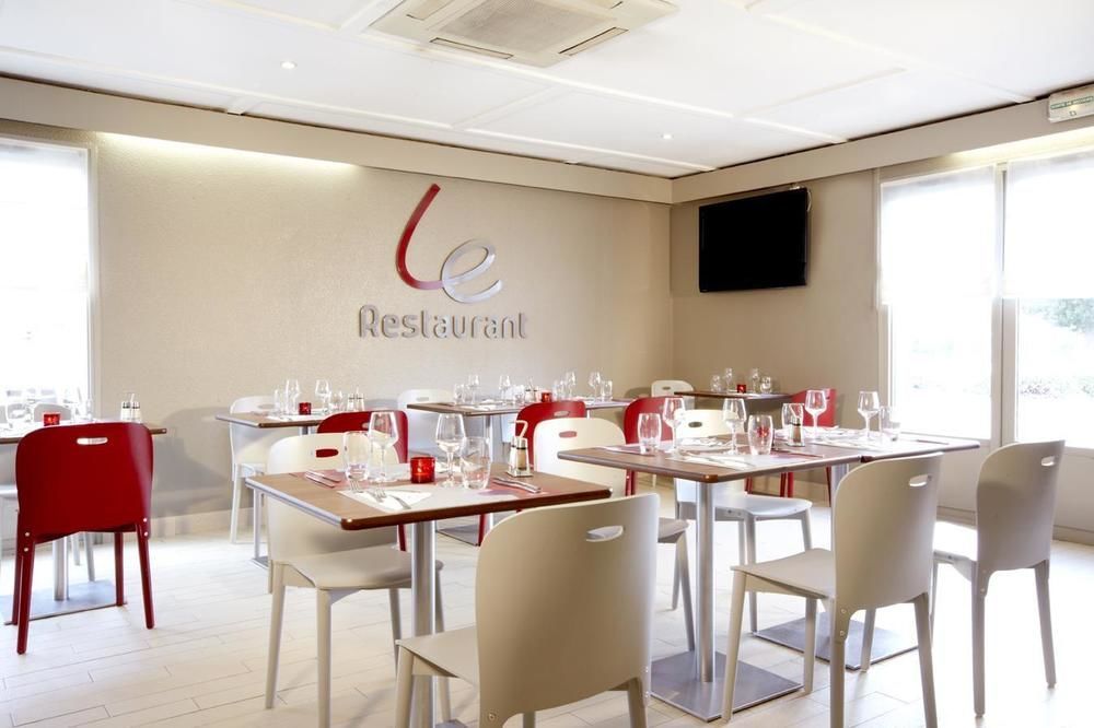 Campanile Orleans Ouest ~ La Chapelle-St-Mesmin Hotel Buitenkant foto