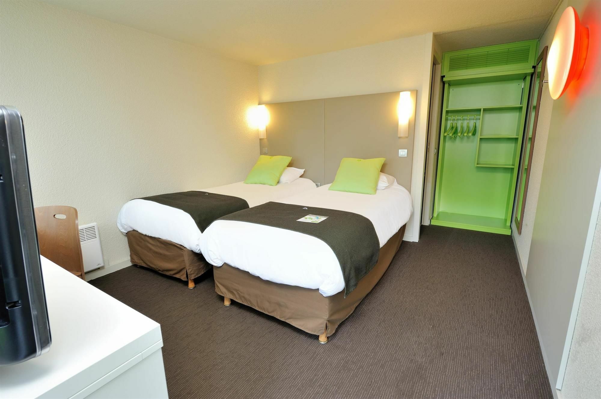 Campanile Orleans Ouest ~ La Chapelle-St-Mesmin Hotel Buitenkant foto