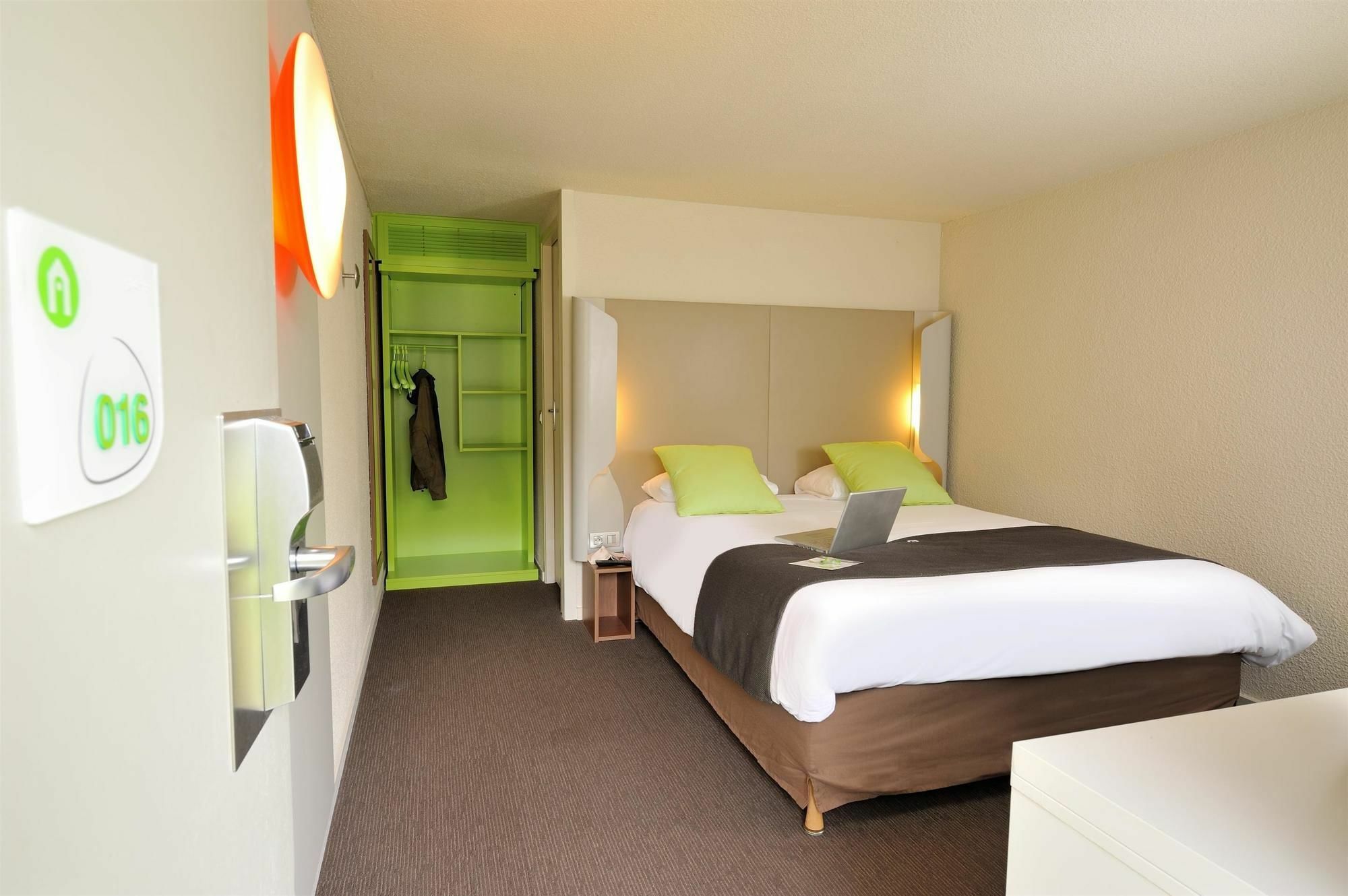 Campanile Orleans Ouest ~ La Chapelle-St-Mesmin Hotel Buitenkant foto
