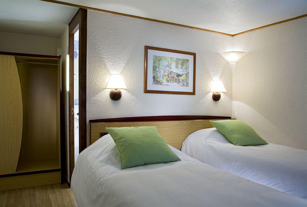Campanile Orleans Ouest ~ La Chapelle-St-Mesmin Hotel Buitenkant foto
