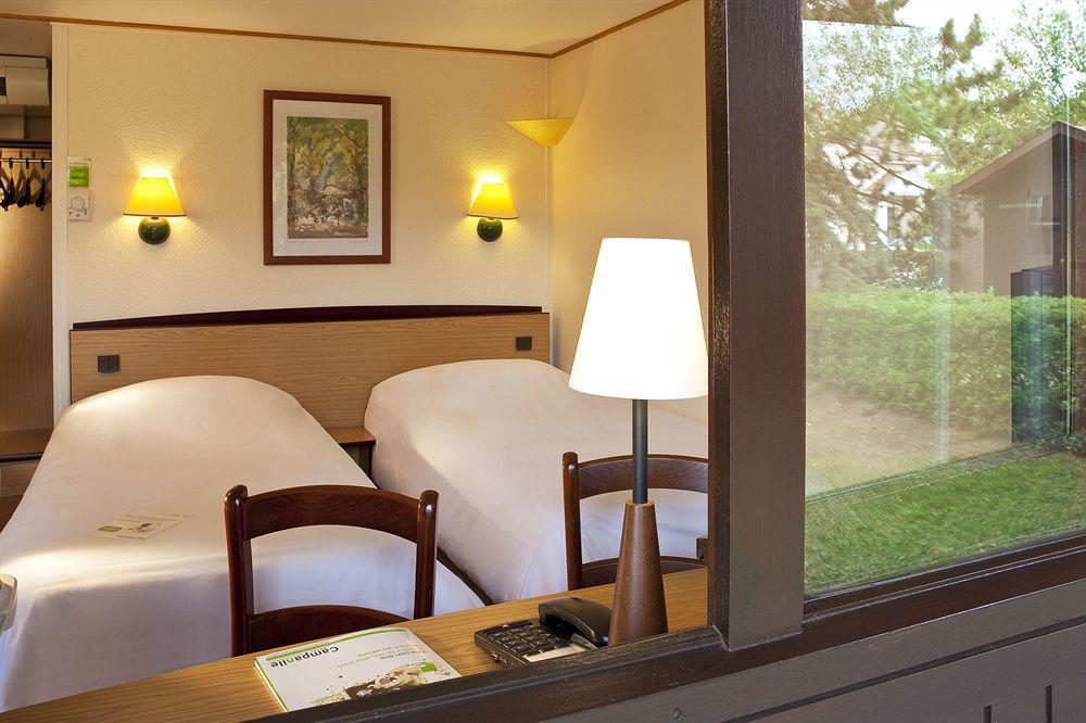 Campanile Orleans Ouest ~ La Chapelle-St-Mesmin Hotel Buitenkant foto